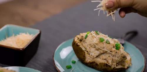 Cazuela de Tostada Francesa de Durazno y Almendras