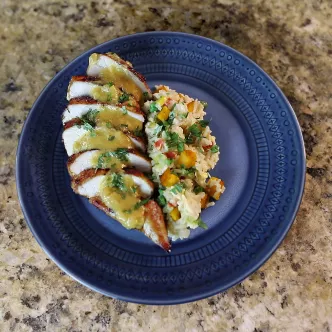 Cazuela de Tostada Francesa de Durazno y Almendras