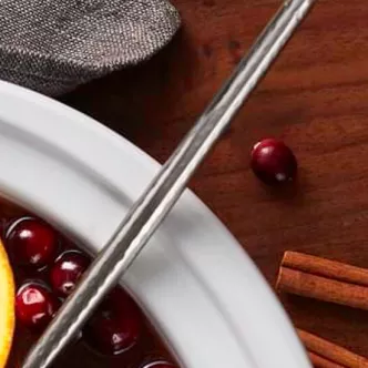 Cazuela de Tostada Francesa de Durazno y Almendras