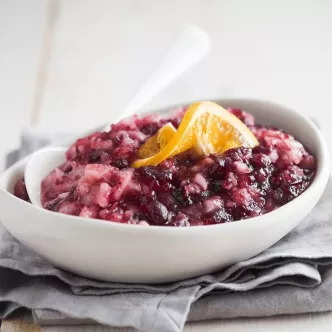Cazuela de Tostada Francesa de Durazno y Almendras