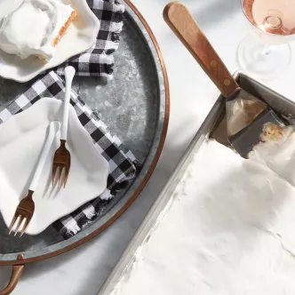 Cazuela de Tostada Francesa de Durazno y Almendras