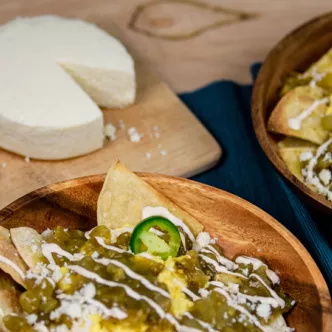 Cazuela de Tostada Francesa de Durazno y Almendras