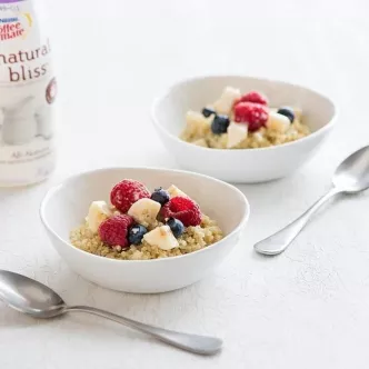 Cazuela de Tostada Francesa de Durazno y Almendras