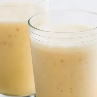 Cazuela de Tostada Francesa de Durazno y Almendras