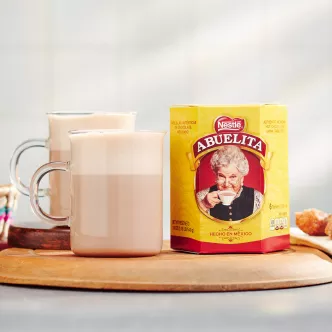 Cazuela de Tostada Francesa de Durazno y Almendras