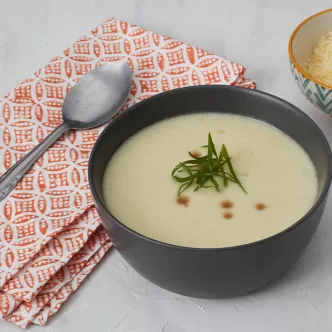 Crema de cebolla y puerro con crema de leche