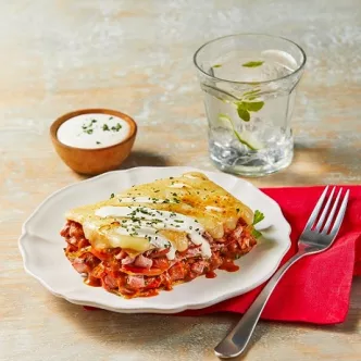 Pastel azteca con carnitas de atún