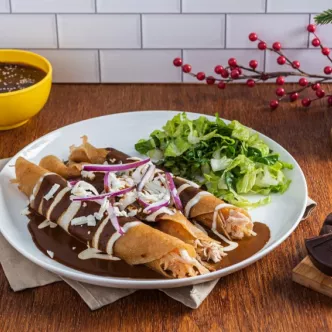 Flautas de Pavo con Mole