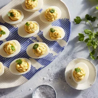 Cazuela de Tostada Francesa de Durazno y Almendras