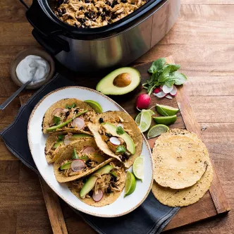 Cazuela de Tostada Francesa de Durazno y Almendras