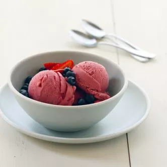 Strawberries & Cream Frozen Yogurt