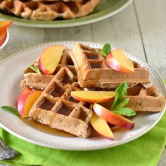 Waffles de Multigrano con Nectarinas