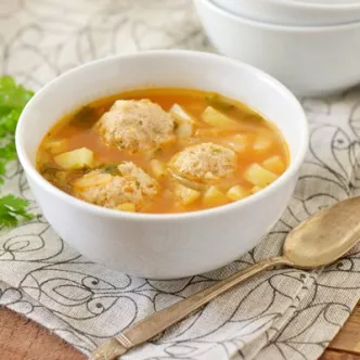 Sopa de Albóndigas de Pavo