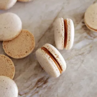 Macarons con Dulce de Leche Salado