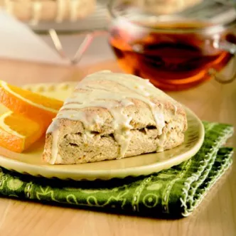 Cazuela de Tostada Francesa de Durazno y Almendras