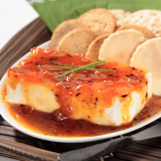 Queso Crema Glaseado con Albaricoque y Chipotle